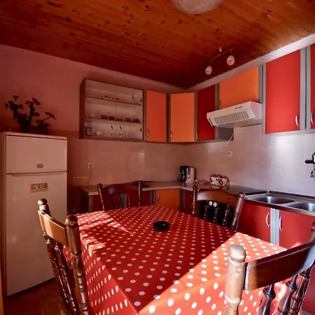 Comfortable Two Bedrooms Close To Hidrobaza Beach شقة بولا
