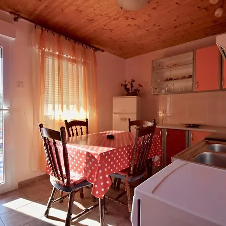 Comfortable Two Bedrooms Close To Hidrobaza Beach شقة