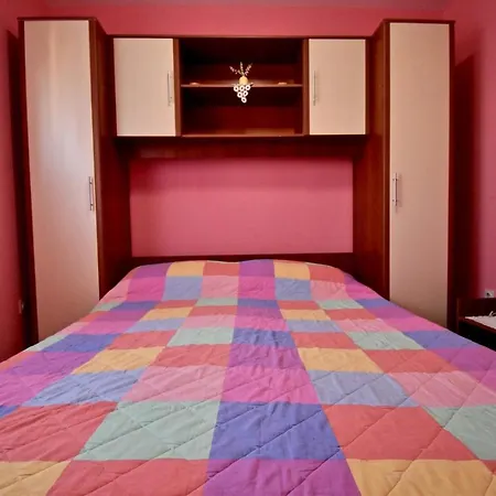 Comfortable Two Bedrooms Close To Hidrobaza Beach شقة