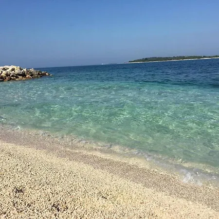 شقة Comfortable Two Bedrooms Close To Hidrobaza Beach بولا