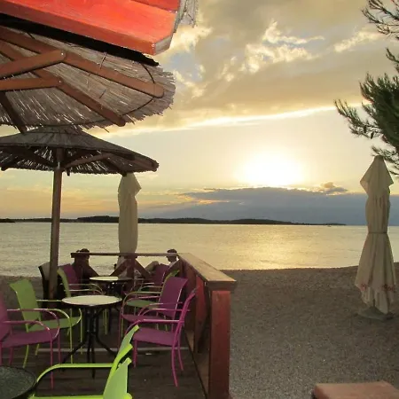شقة Comfortable Two Bedrooms Close To Hidrobaza Beach