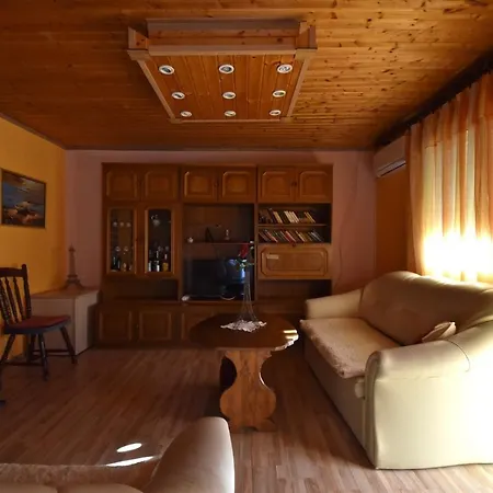 شقة Comfortable Two Bedrooms Close To Hidrobaza Beach